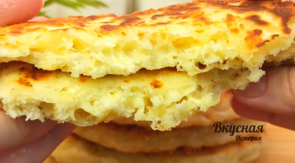 Вкусные лепешки с сыром: простой и быстрый завтрак для всей семьи
