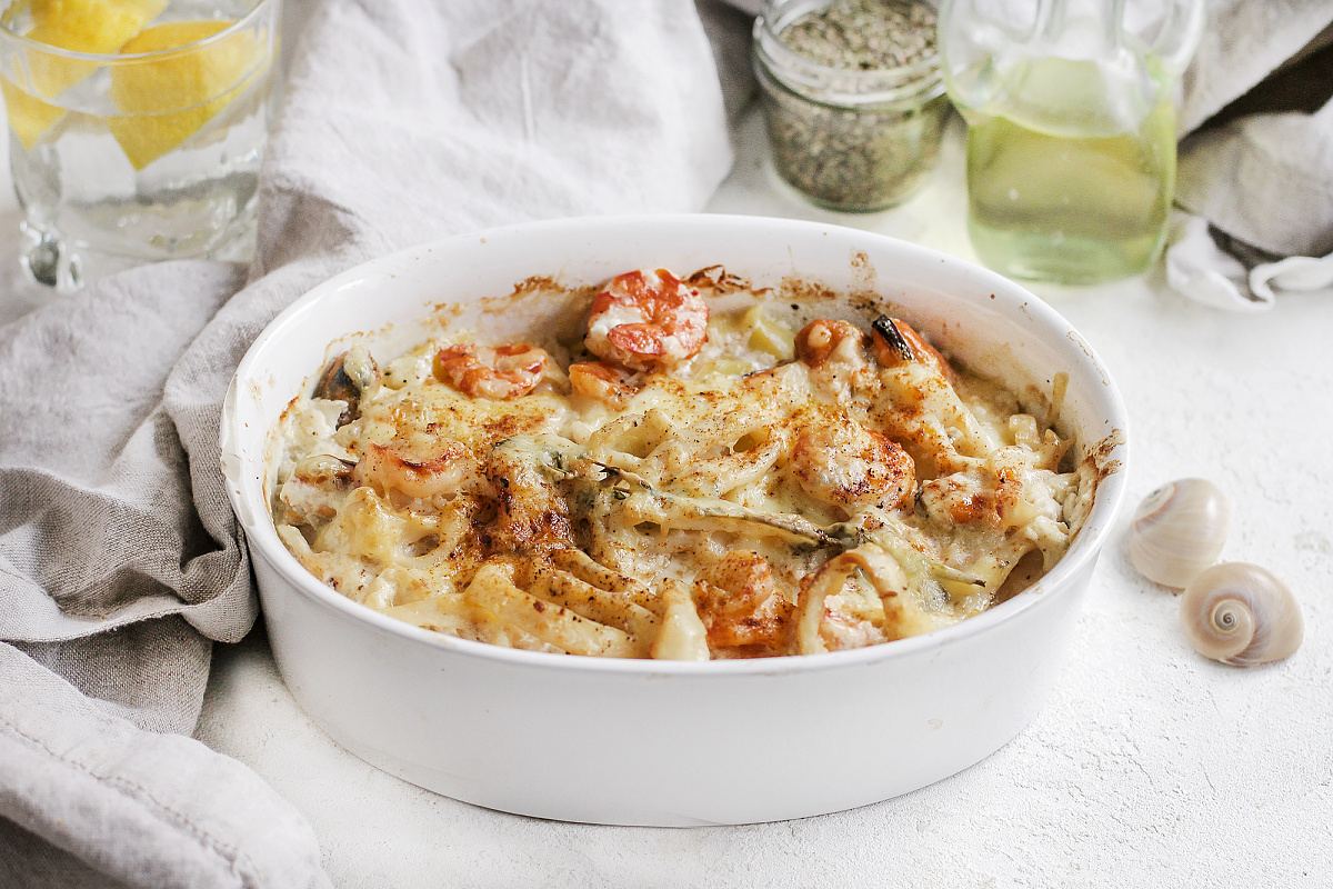 Удивительный гратен с морепродуктами и картофелем