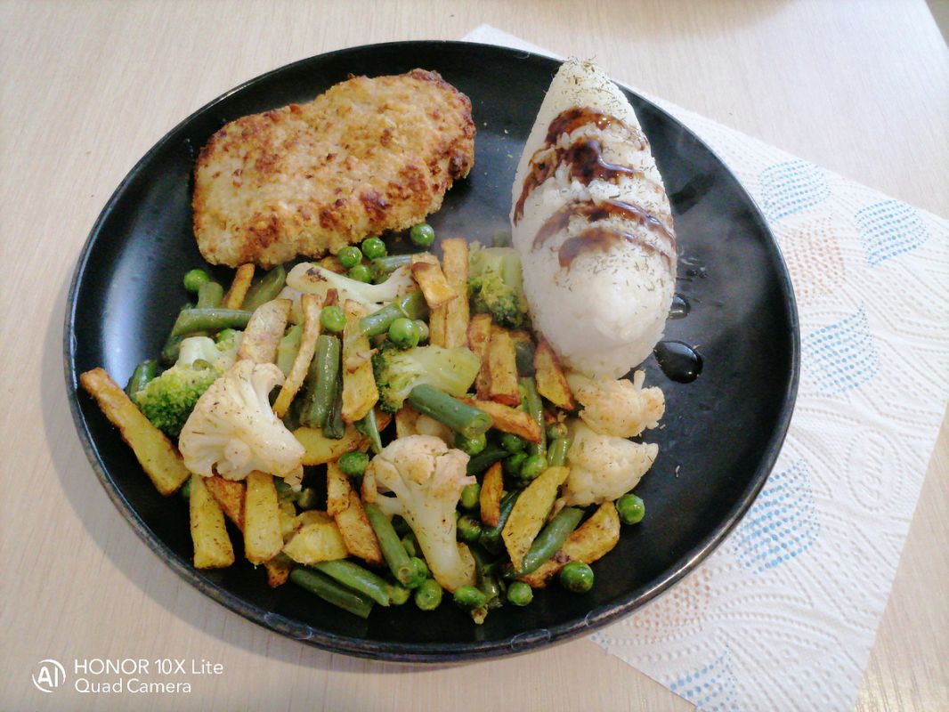 Чико-фри-браунси: что стоит попробовать в загадочной забегаловке Наро-Фоминска