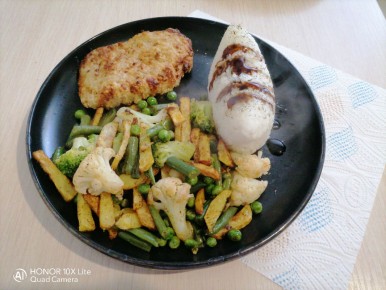 Чико-фри-браунси: что стоит попробовать в загадочной забегаловке Наро-Фоминска