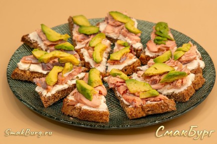 Мини-бутерброды с красной рыбой: кулинарное вдохновение для праздника