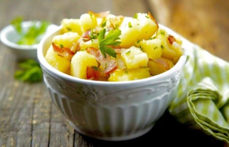 Кулинарные шедевры: простые и вкусные картофельные салаты