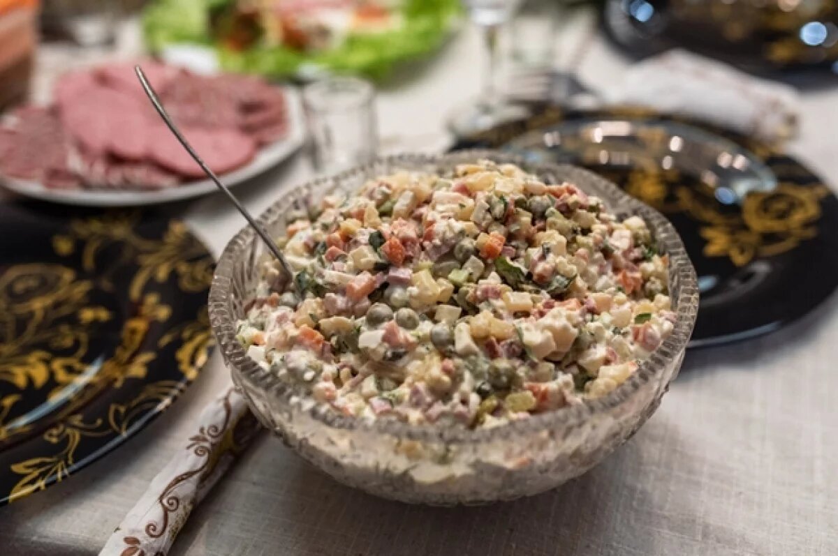 Новый взгляд на классический оливье: рецепты и советы шефов