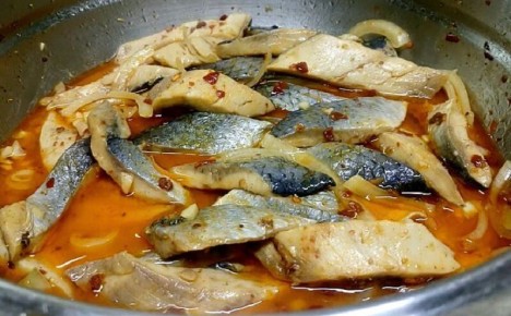 Необычный способ посолки сельди, который удивит вкусом