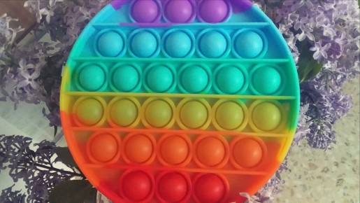 Почему вечная пупырка вызывает споры среди родителей?