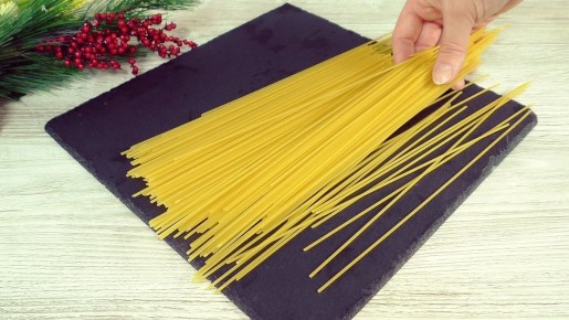 Простой и вкусный обед: сливочные макароны на всю семью