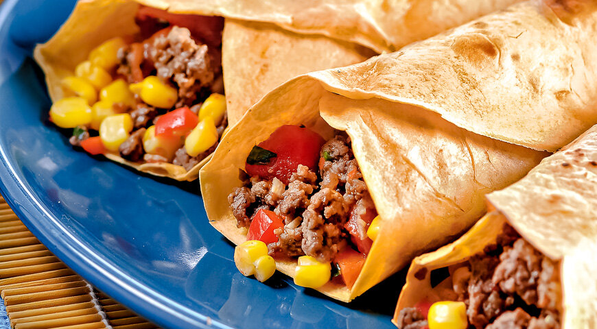 Откройте вкус Мексики: сочные тортильи с мясной начинкой и яркой сальсой
