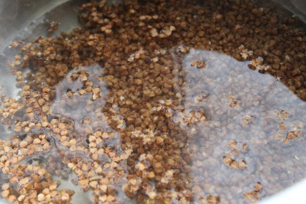 Гречка с зажаркой: быстрое и яркое блюдо для вашего стола