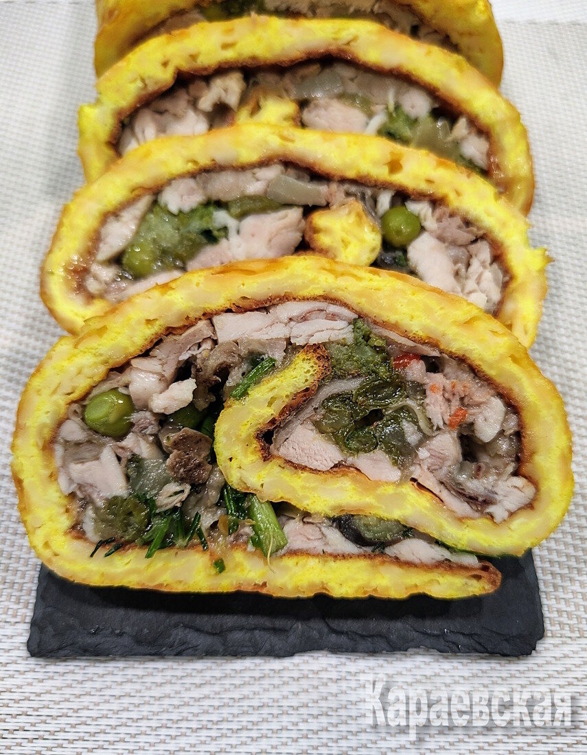 Сырный рулет с курицей и овощами: легкость и вкус в одном блюде