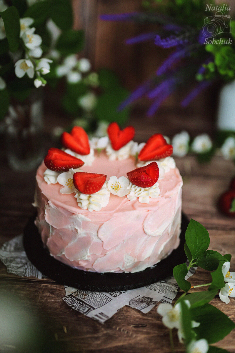 Как приготовить клубничный торт "Вкус лета" легко и быстро