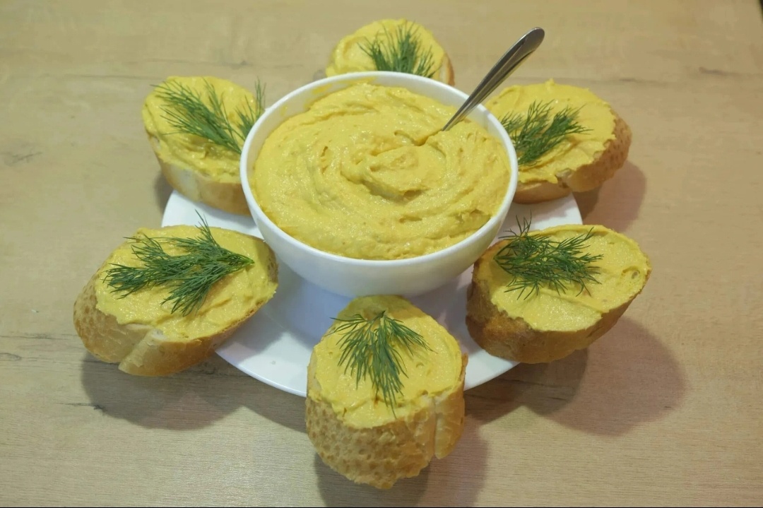 Секреты вкусной закуски: намазка из сельди за 5 минут