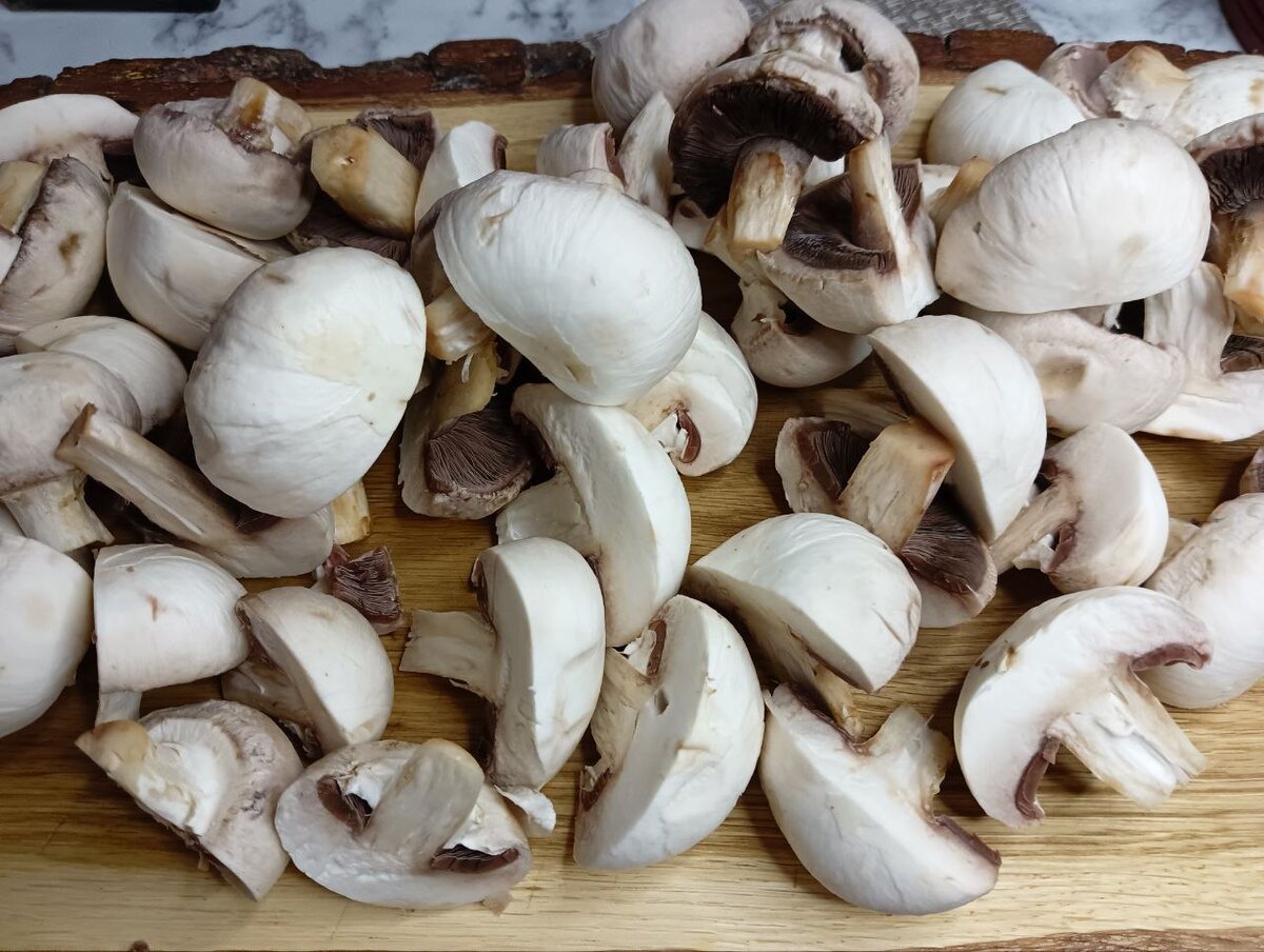 Необычные шампиньоны по-корейски: простой рецепт закуски, которую оценят ваши гости