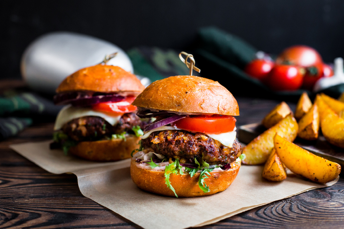 Как приготовить идеальный бургер 'Мистер Биг' с говядиной и аджикой