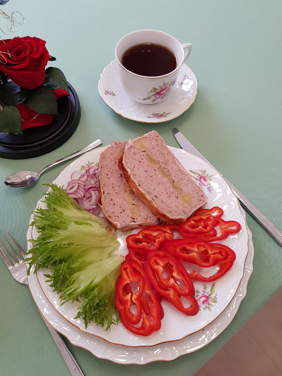 Нежный террин из телятины с шампиньонами