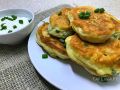Простые пирожки с яйцом и луком: бюджетный рецепт для занятых