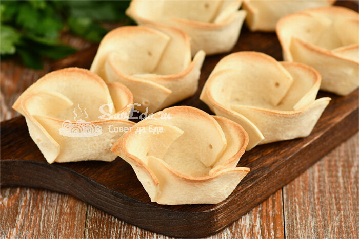 Тарталетки из тостового хлеба: 10 неожиданных идей для вашего праздничного стола