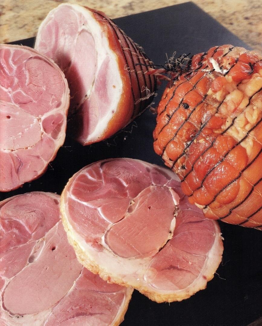 Восхитительный деликатес: секреты приготовления свиной рульки