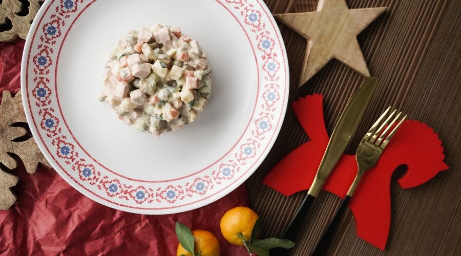 Как сэкономить на новогодних салатах: секреты от "Пятёрочки"