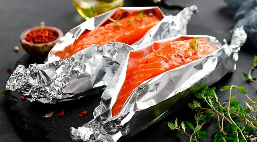 Как запечь стейки форели, чтобы каждый просил добавки