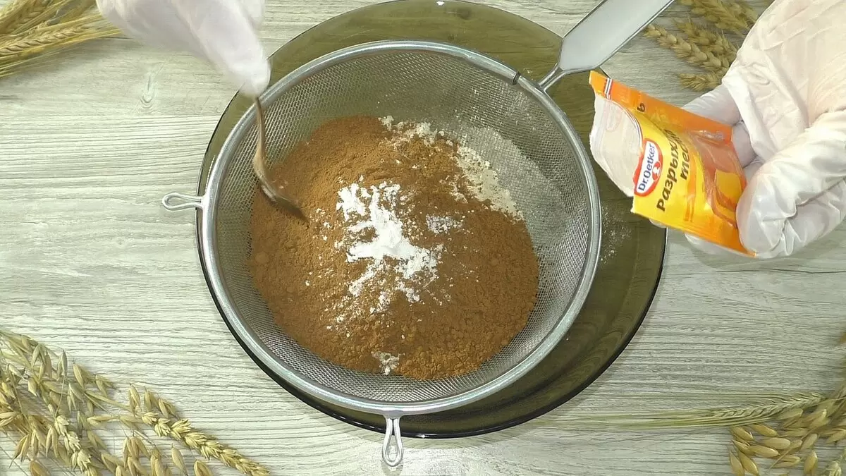 Нежный пирог с творожной начинкой и шоколадом: легкий и вкусный рецепт