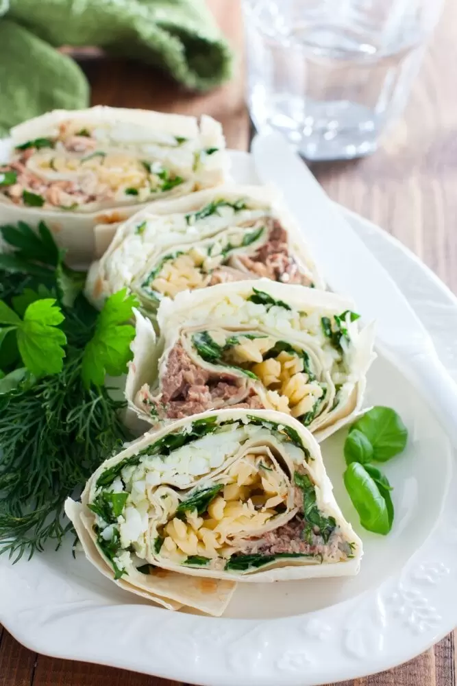 Лаваш с рыбой: вкусный рулет для любого стола