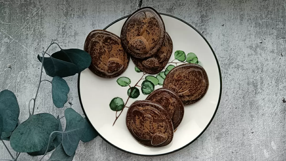 Мраморный шоколад из кэроба: идеальный десерт с кокосом и курагой