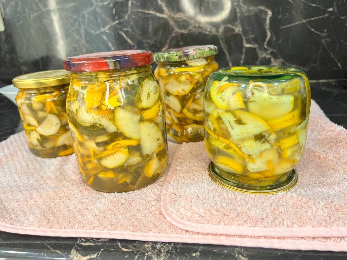 Как сохранить летний вкус – простой рецепт кабачков на зиму