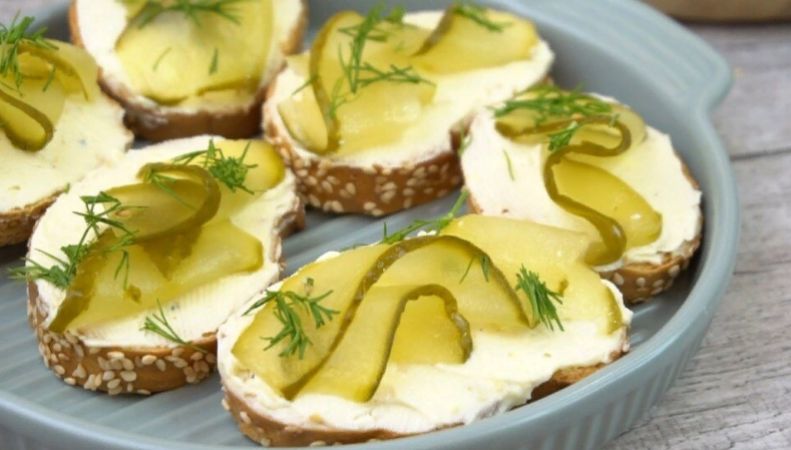 Нежное яично-горчичное масло: идеальная закуска для любого стола
