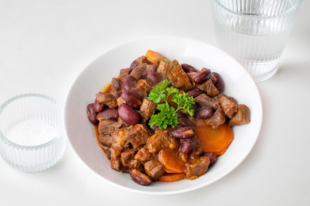 Уютный ужин: тушеное мясо с красной фасолью