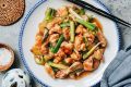 Курица с имбирем по-китайски: секреты вкуса и идеальная жарка