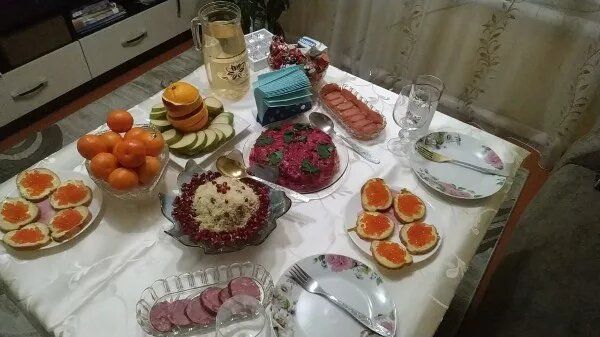 Классика под новым форматом: пять способов подать селёдку под шубой